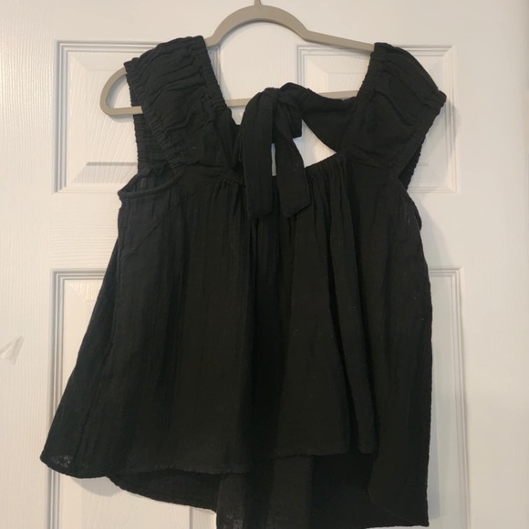 Pretty Top with bow tie back - Picture 3 of 4